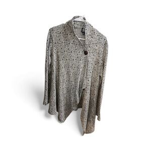 Bobeau Women’s unique cardigan XL with a wooden button! Drape water fall front!